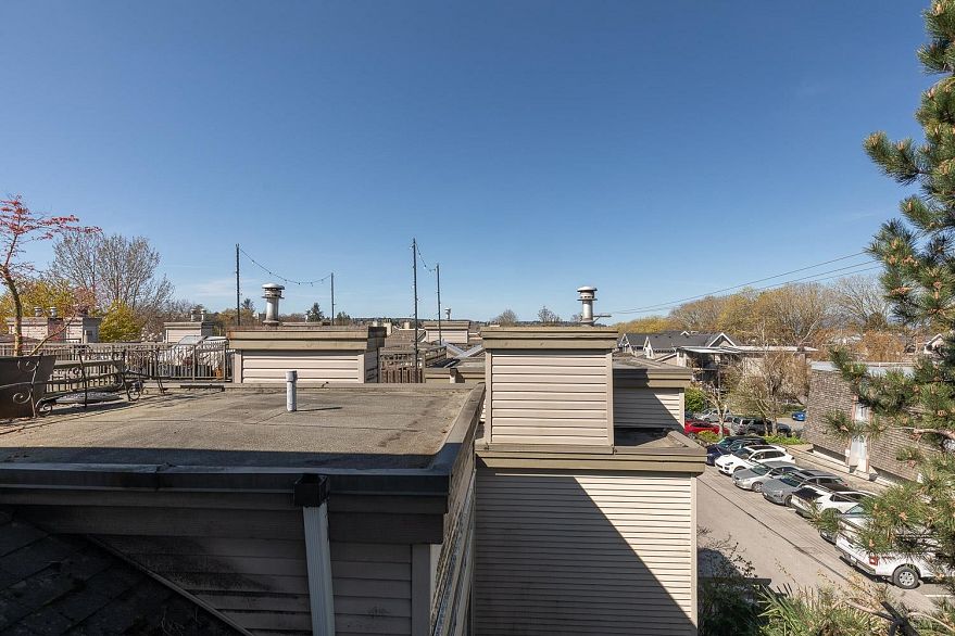 34 2375 W Broadway