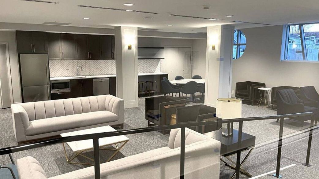 808 2435 Kingsway Street