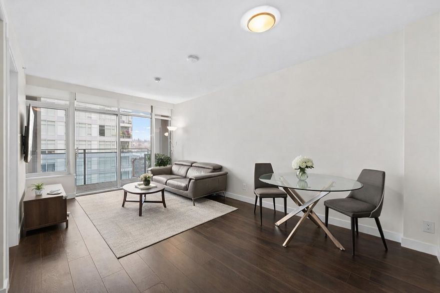 1107 111 E 1st Avenue