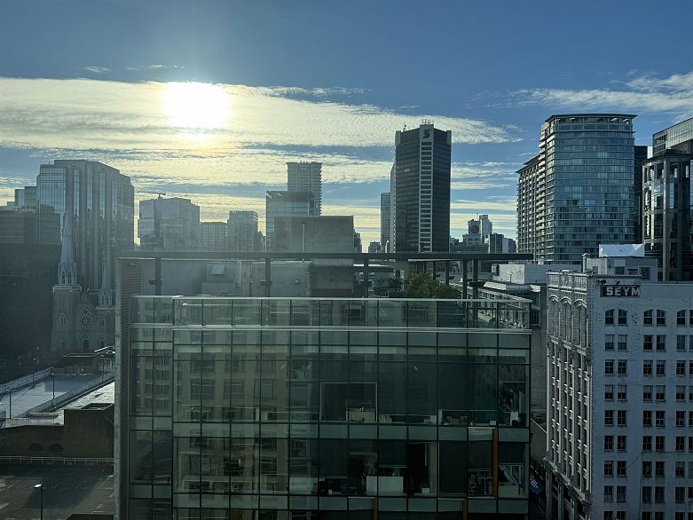 1701 438 Seymour Street