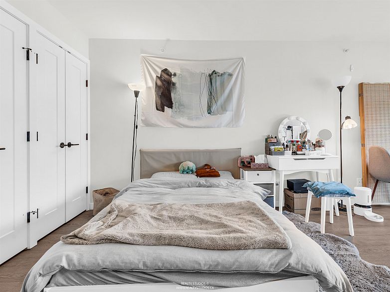 509 311 E 6th Avenue