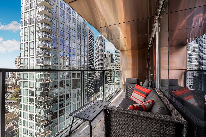 2306 1480 Howe Street