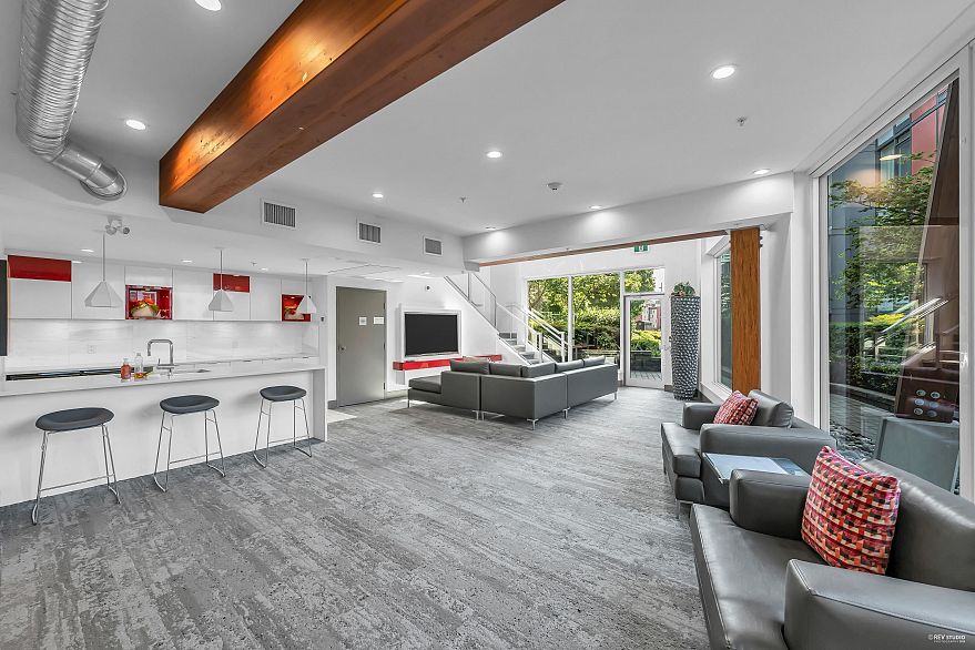 901 3281 E Kent Avenue North