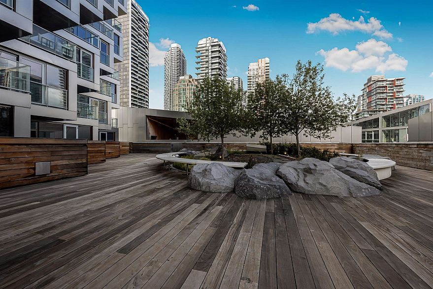 2306 1480 Howe Street