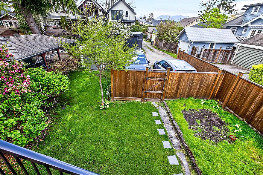 2975 W 8th Avenue
