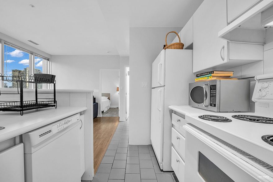 1512 989 Nelson Street