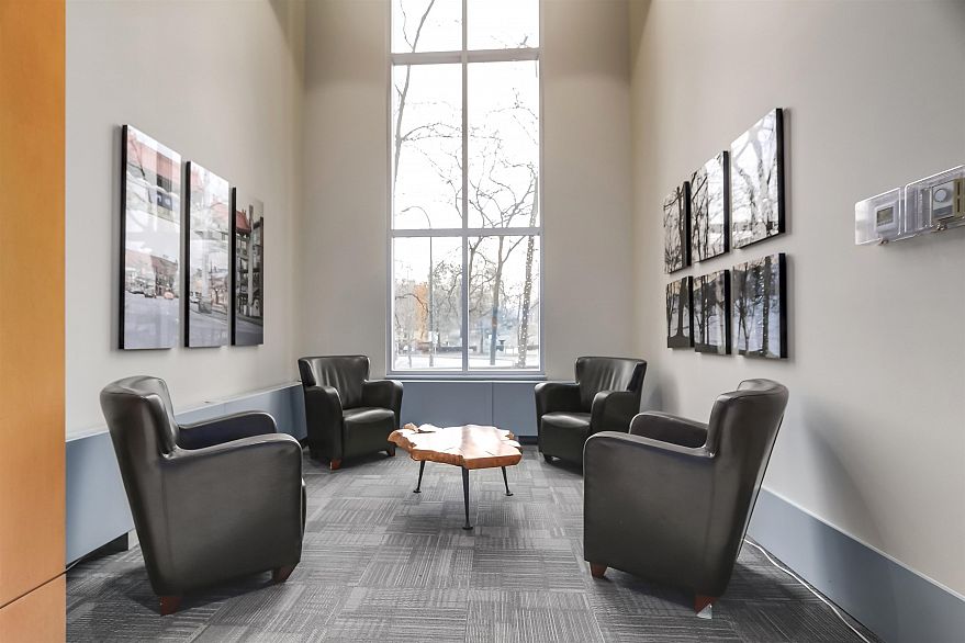 1209 63 Keefer Place