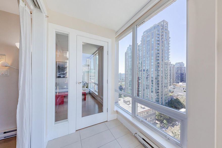 1106 535 Smithe Street