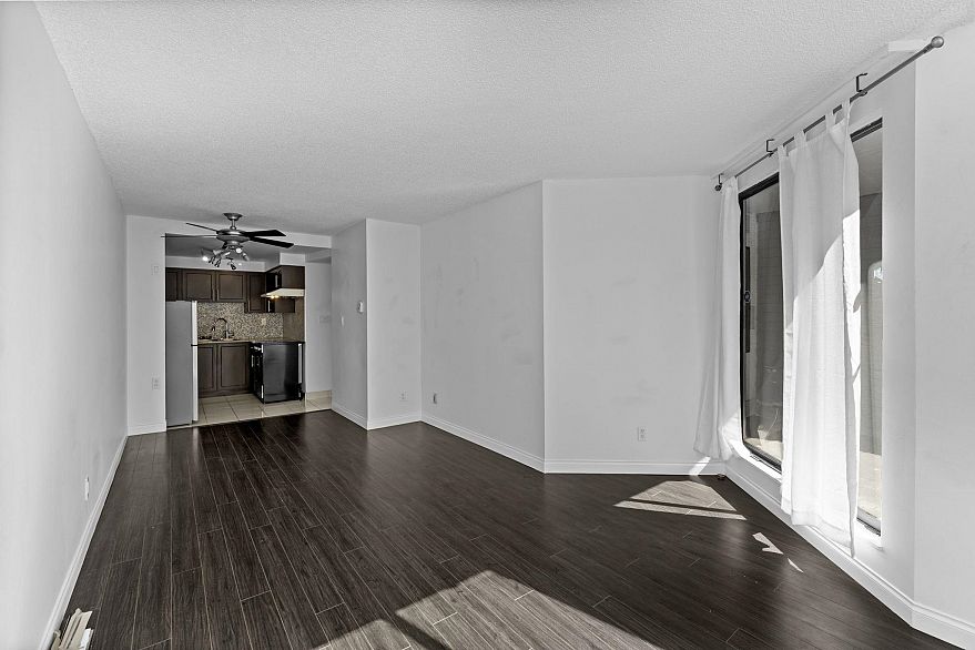 207 1270 Robson Street