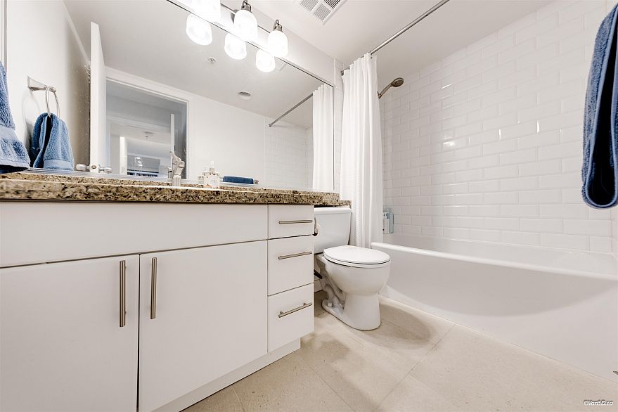 2704 1188 Howe Street