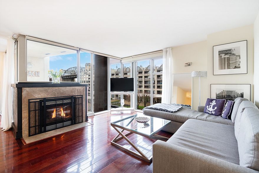 503 990 Beach Avenue