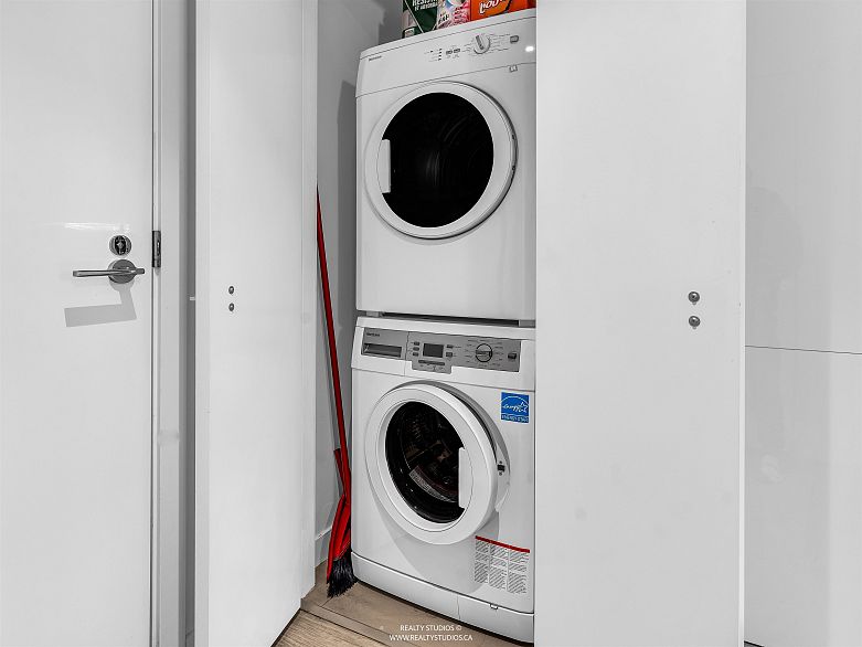 203 1661 Quebec Street