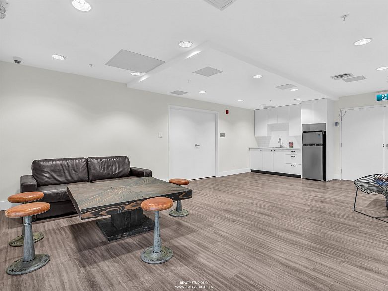 509 311 E 6th Avenue