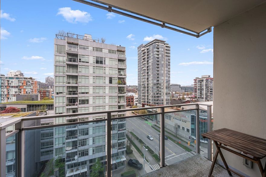 1107 111 E 1st Avenue