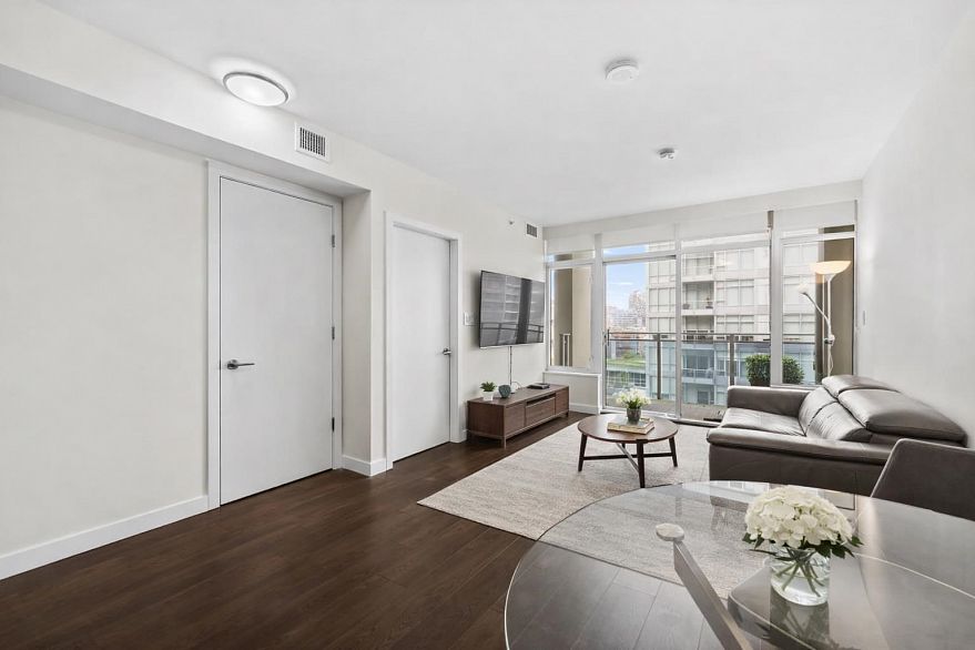 1107 111 E 1st Avenue