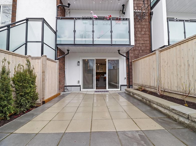 114 2250 Oxford Street