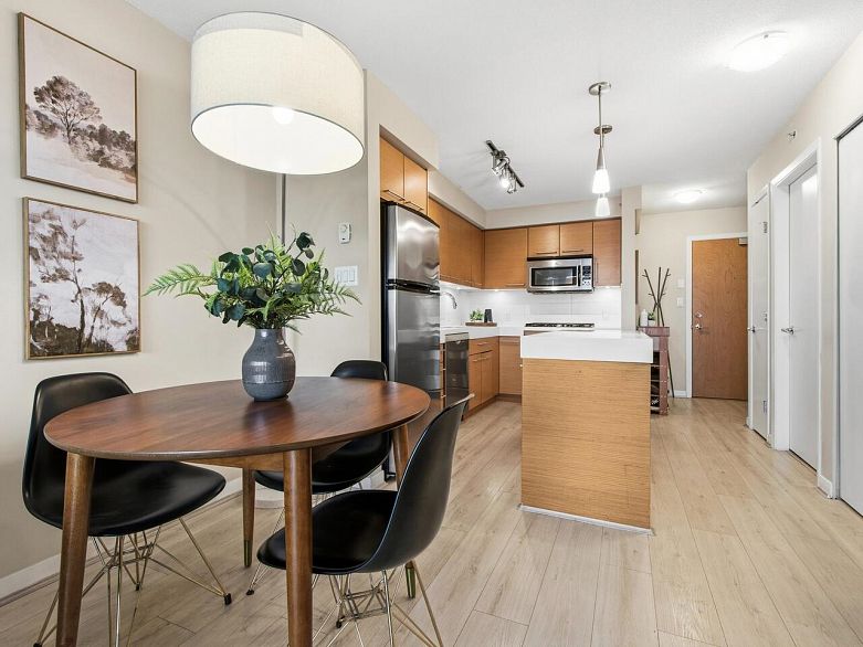 607 2770 Sophia Street