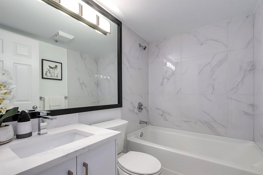 1209 63 Keefer Place