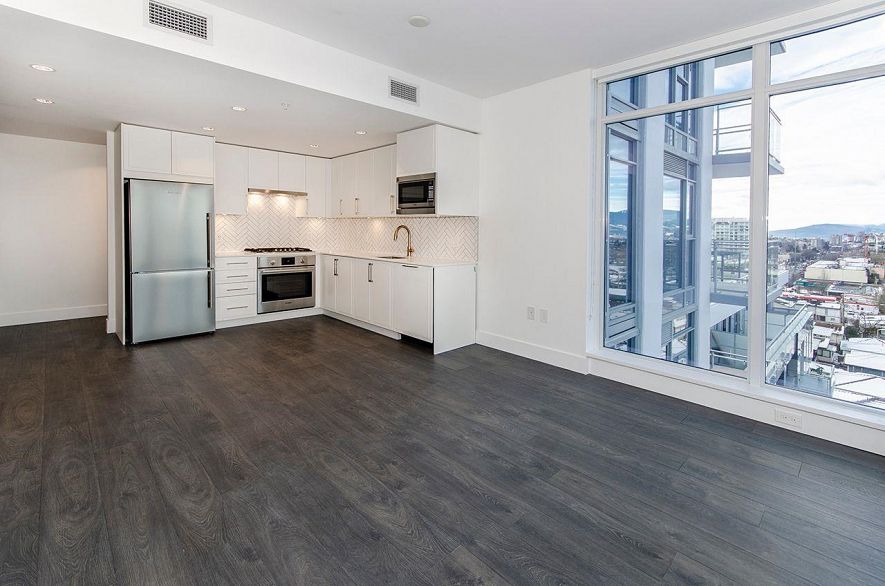 808 2435 Kingsway Street