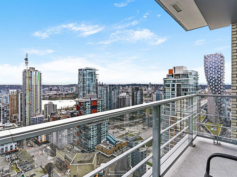 3305 1283 Howe Street