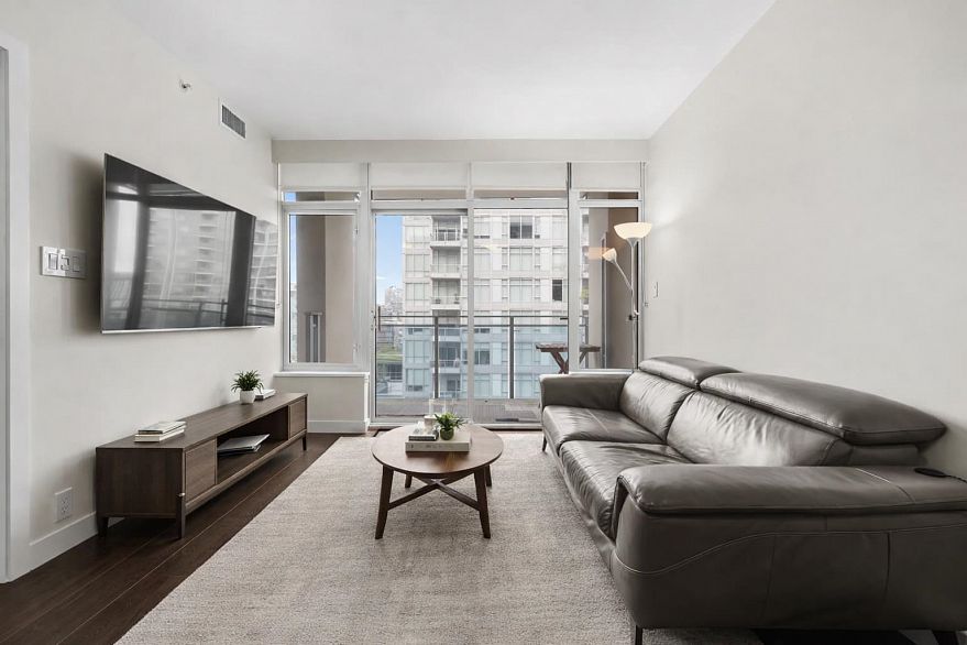 1107 111 E 1st Avenue