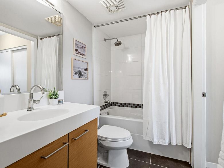 607 2770 Sophia Street