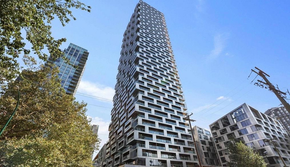 2306 1480 Howe Street