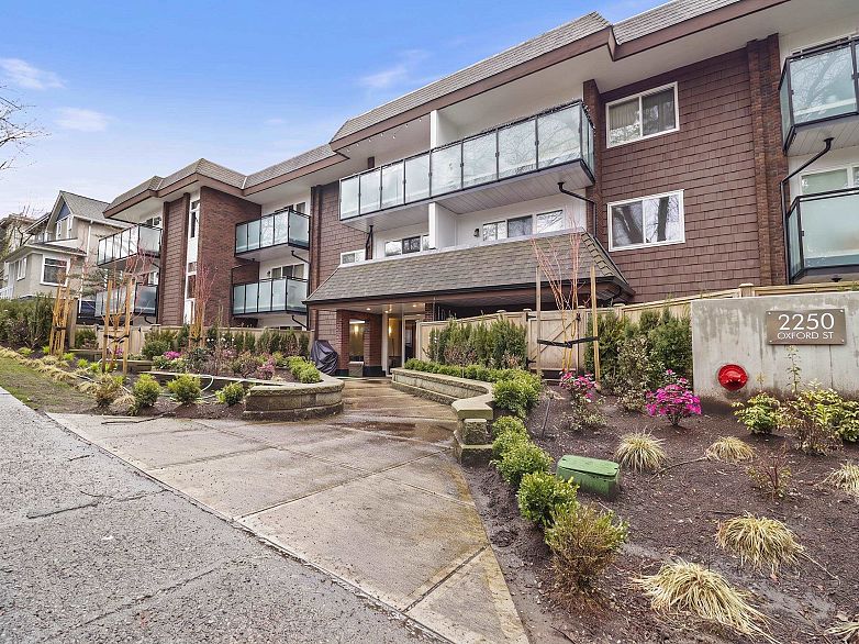 114 2250 Oxford Street