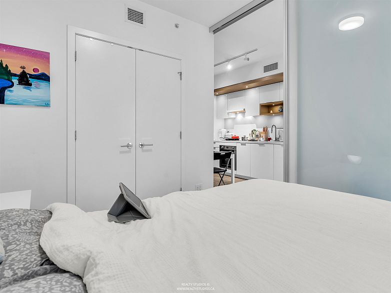 203 1661 Quebec Street