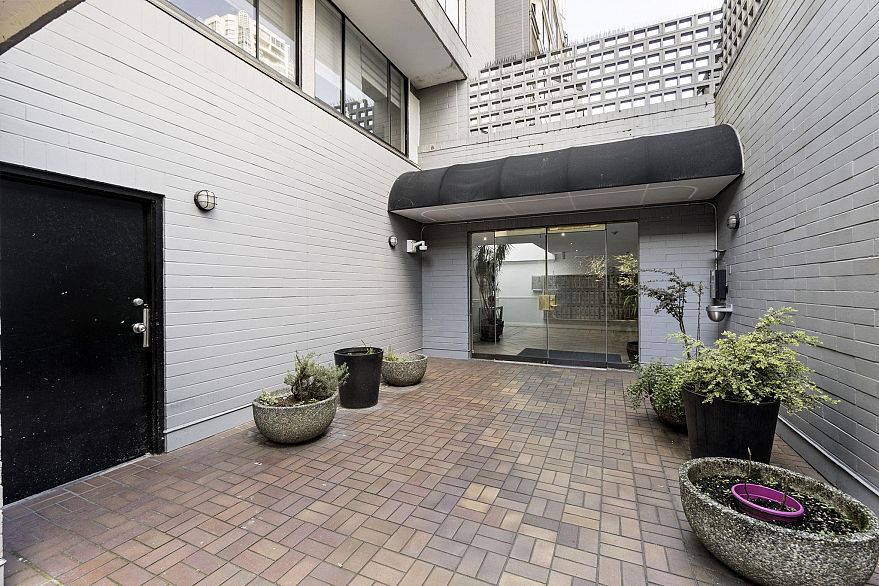 207 1270 Robson Street