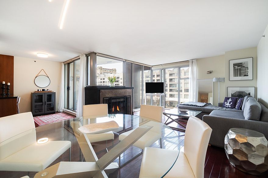 503 990 Beach Avenue