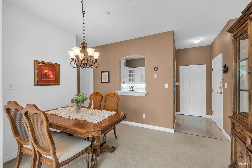 321 360 E 36th Avenue