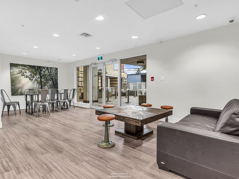 509 311 E 6th Avenue