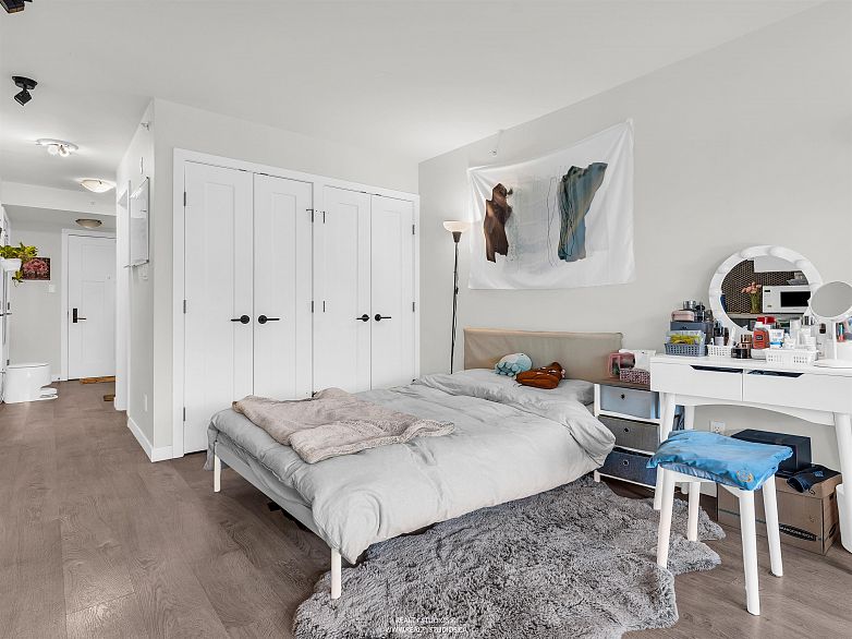 509 311 E 6th Avenue