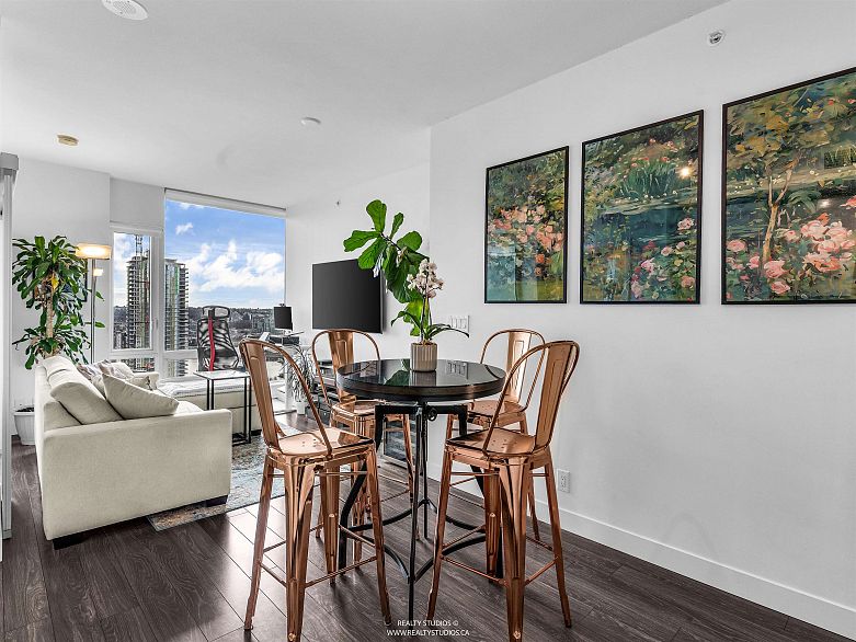 3305 1283 Howe Street