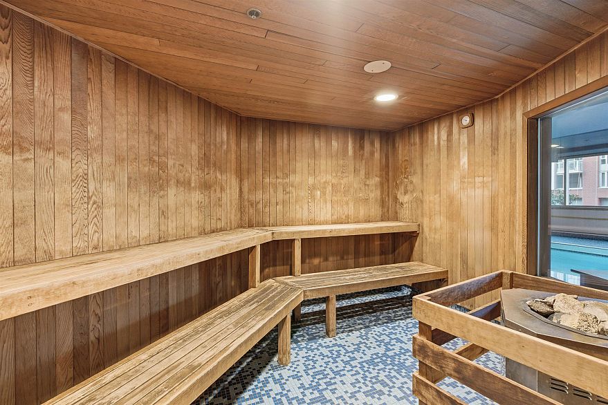 2705 63 Keefer Place