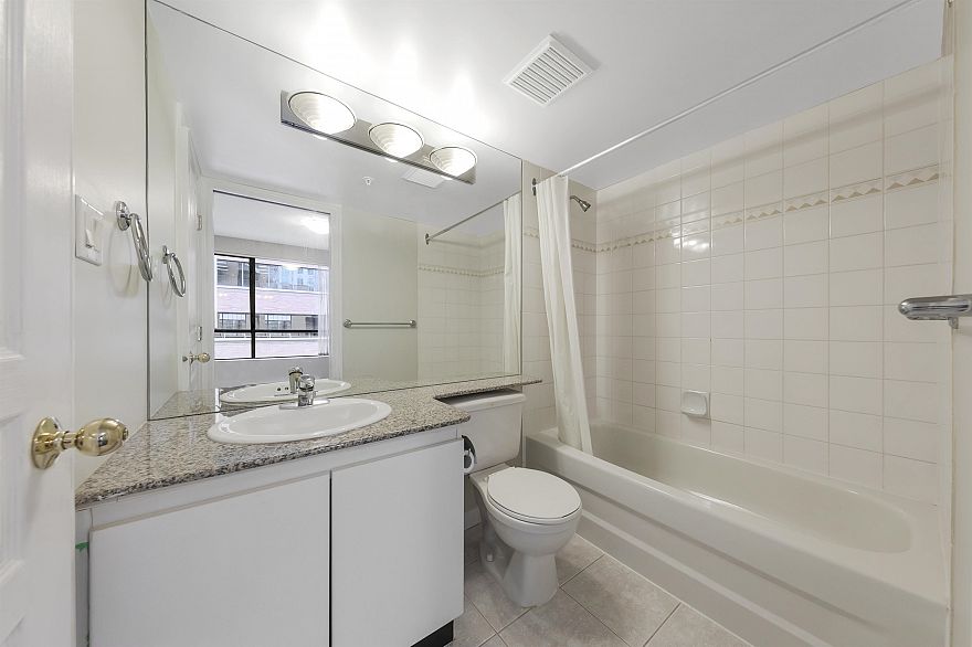 309 1189 Howe Street