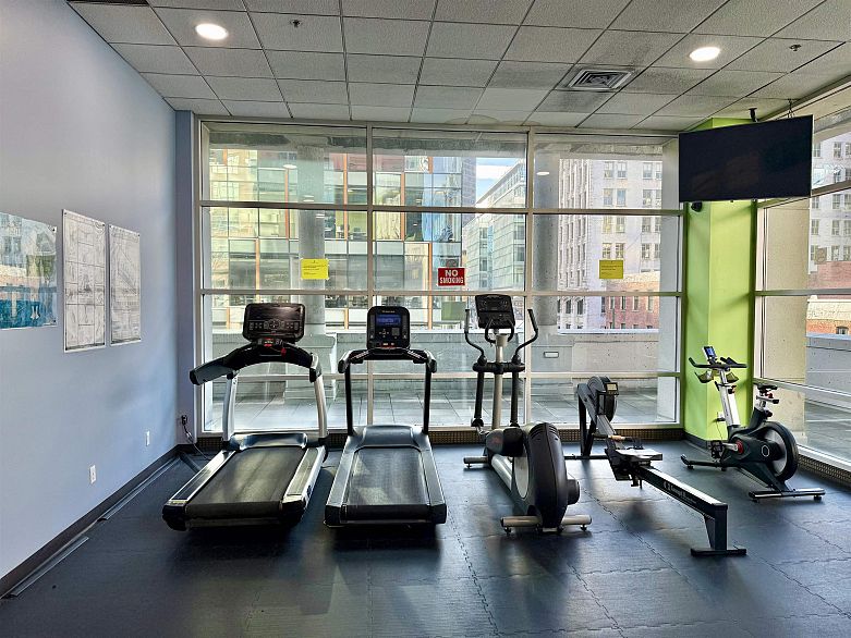 1701 438 Seymour Street