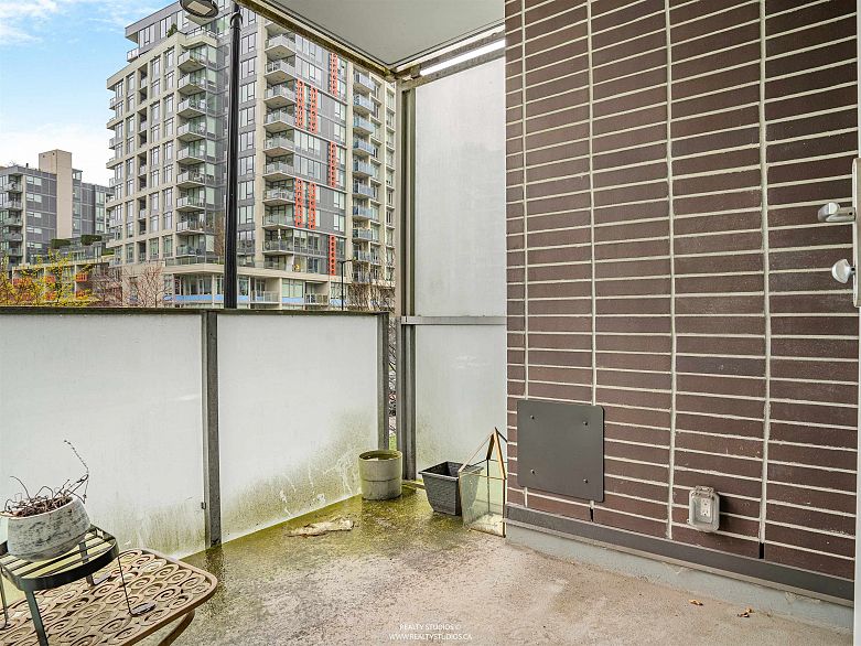 203 1661 Quebec Street