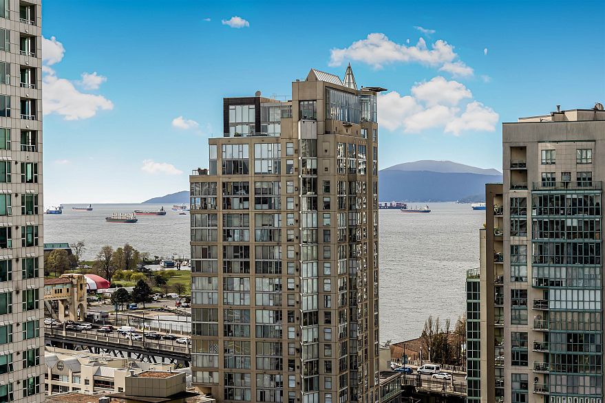 2306 1480 Howe Street