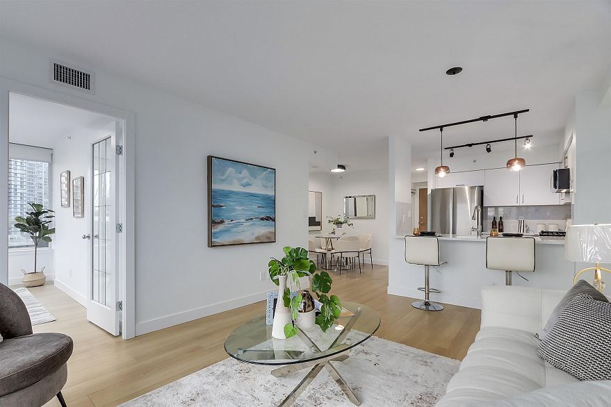 1209 63 Keefer Place