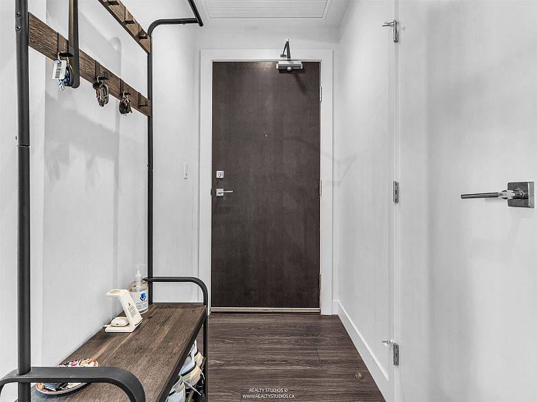 3305 1283 Howe Street