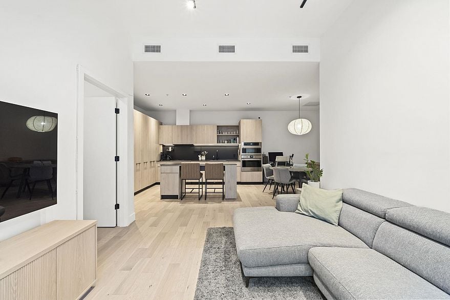 3958 Dumfries Street