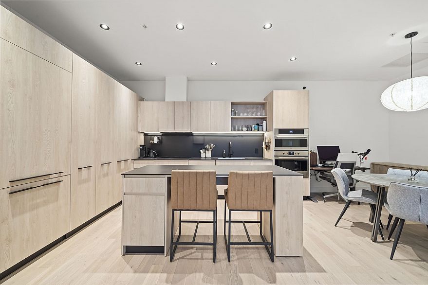 3958 Dumfries Street