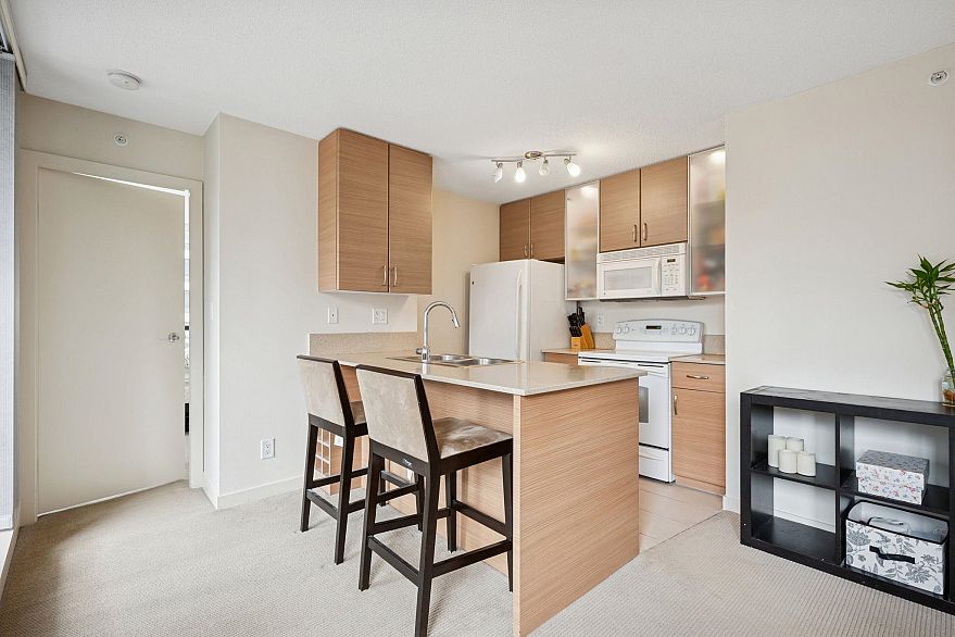 502 977 Mainland Street