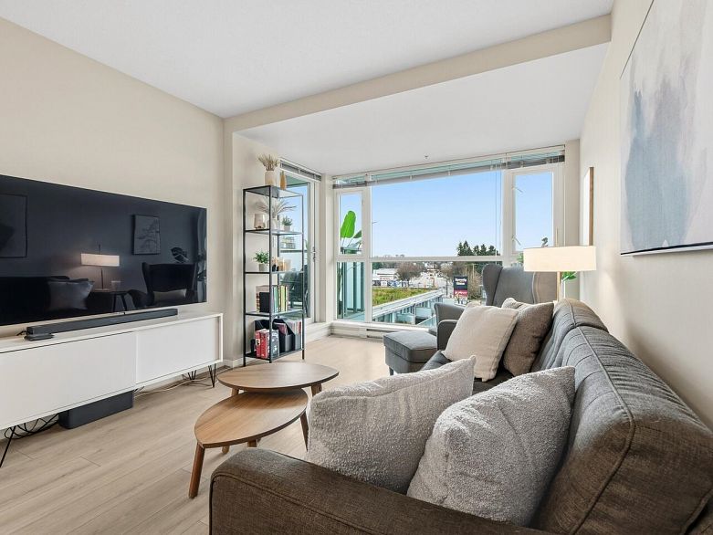 607 2770 Sophia Street