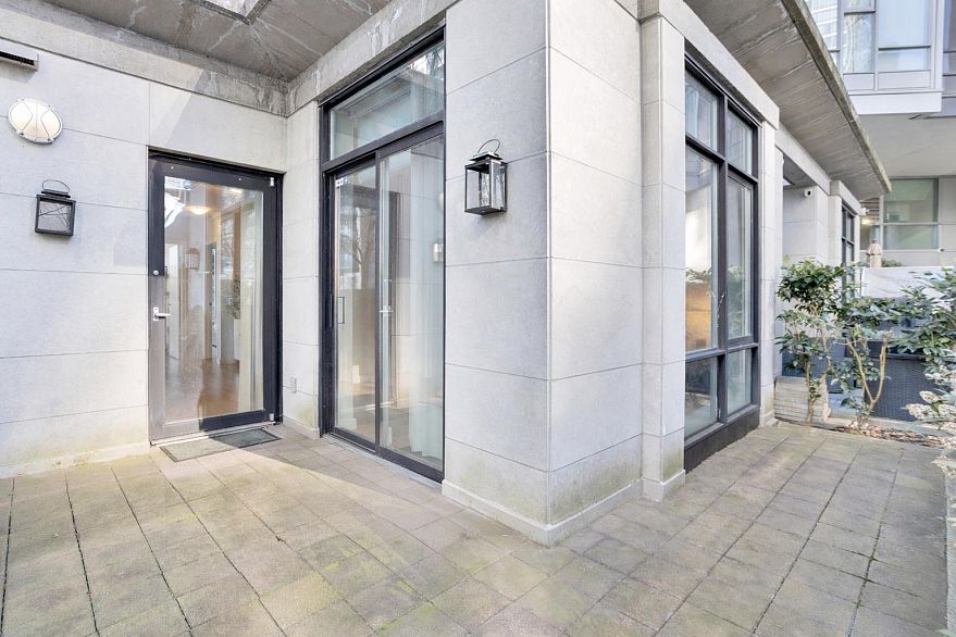 1455 Strathmore Mews