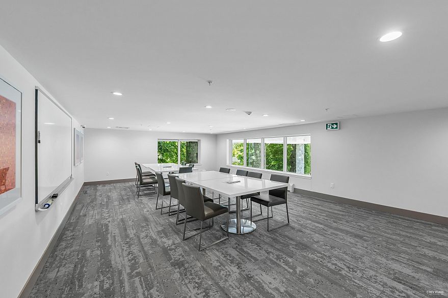 901 3281 E Kent Avenue North