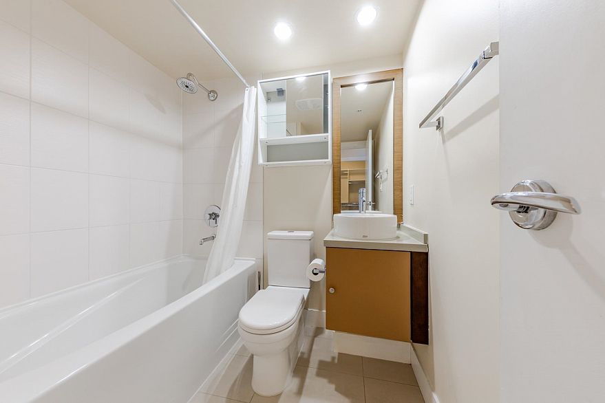 1106 535 Smithe Street