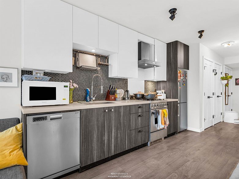 509 311 E 6th Avenue